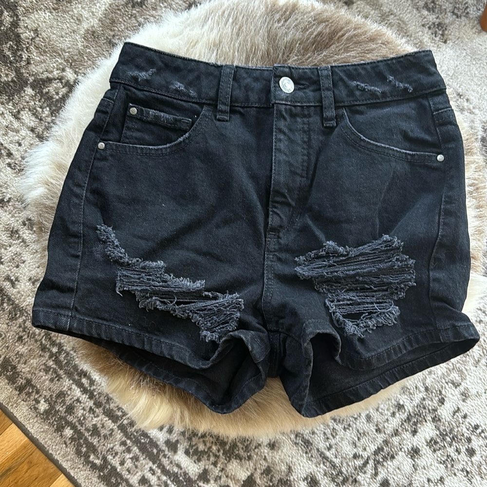 Guess Shorts size 25